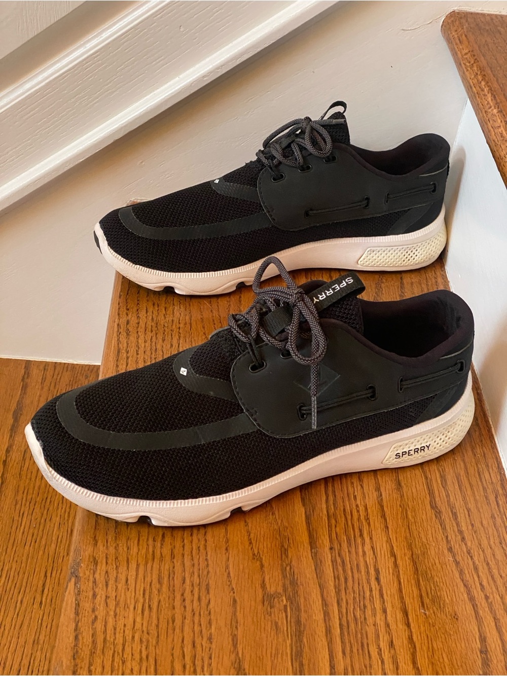 Sperry Men’s Size 9 1/2M 7 Seas Black Knit Sneaker w/White Soles Like New No Tag